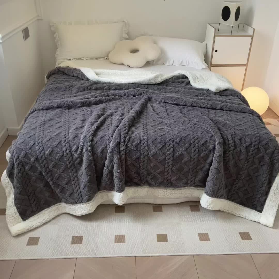 CozyNest - Reversible Fleece Blanket for Fall and Winter