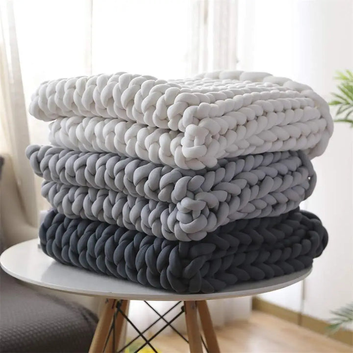 Chunky Knit Handmade Weighted Throw – Ultra-Cosy &amp; Stylish Blanket