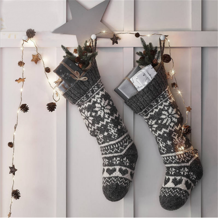 Snugleigh 2 m Christmas fairy lights with stars or pine cones, warm white