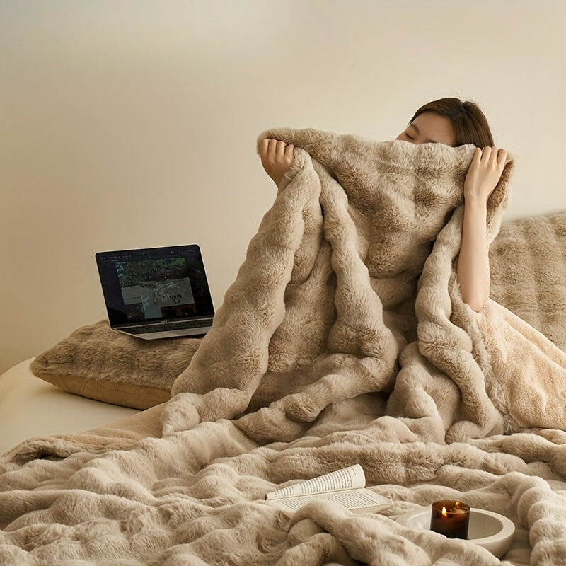 Double-Sided Fleece Blanket – Soft, Warm &amp; Stylish for All Seasons
