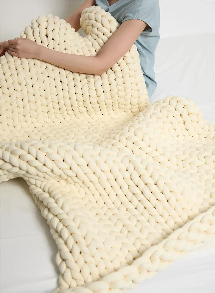 Chunky Knit Handmade Weighted Throw – Ultra-Cosy &amp; Stylish Blanket