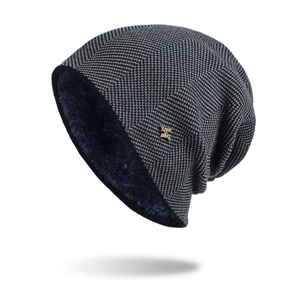Slouchy knitted beanie with fleece lining