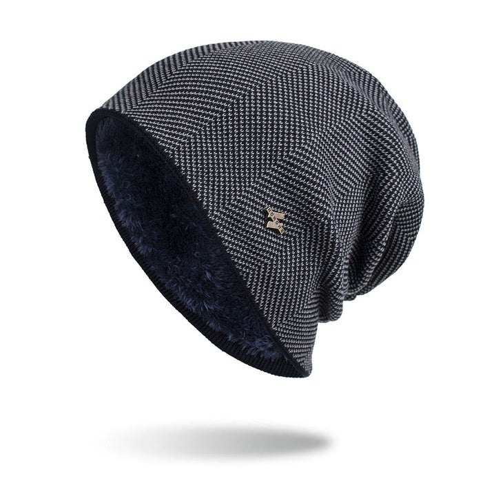 Slouchy knitted beanie with fleece lining
