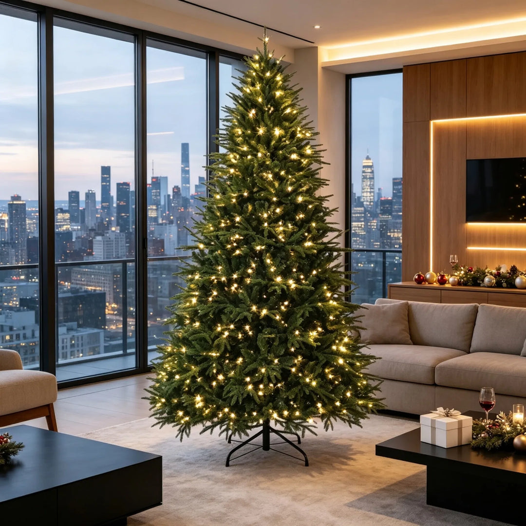 Extra-full green tree with 1000 warm LEDs
