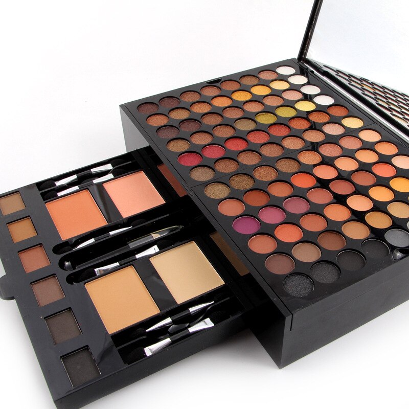 Piano-shaped makeup palette with eyeshadows