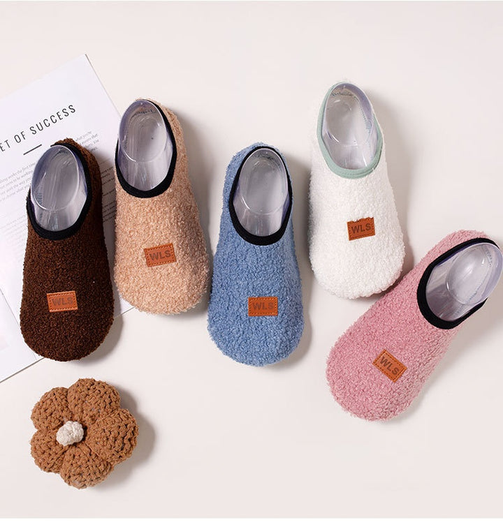 Fleece-lined slipper socks with non-slip sole