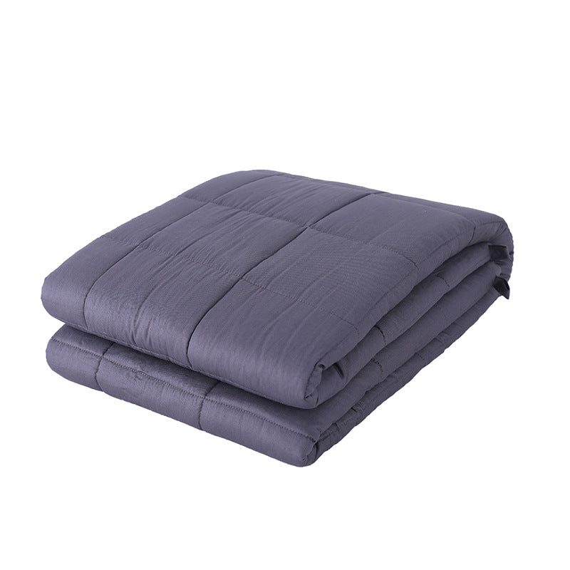 Weighted blanket with quilted squares