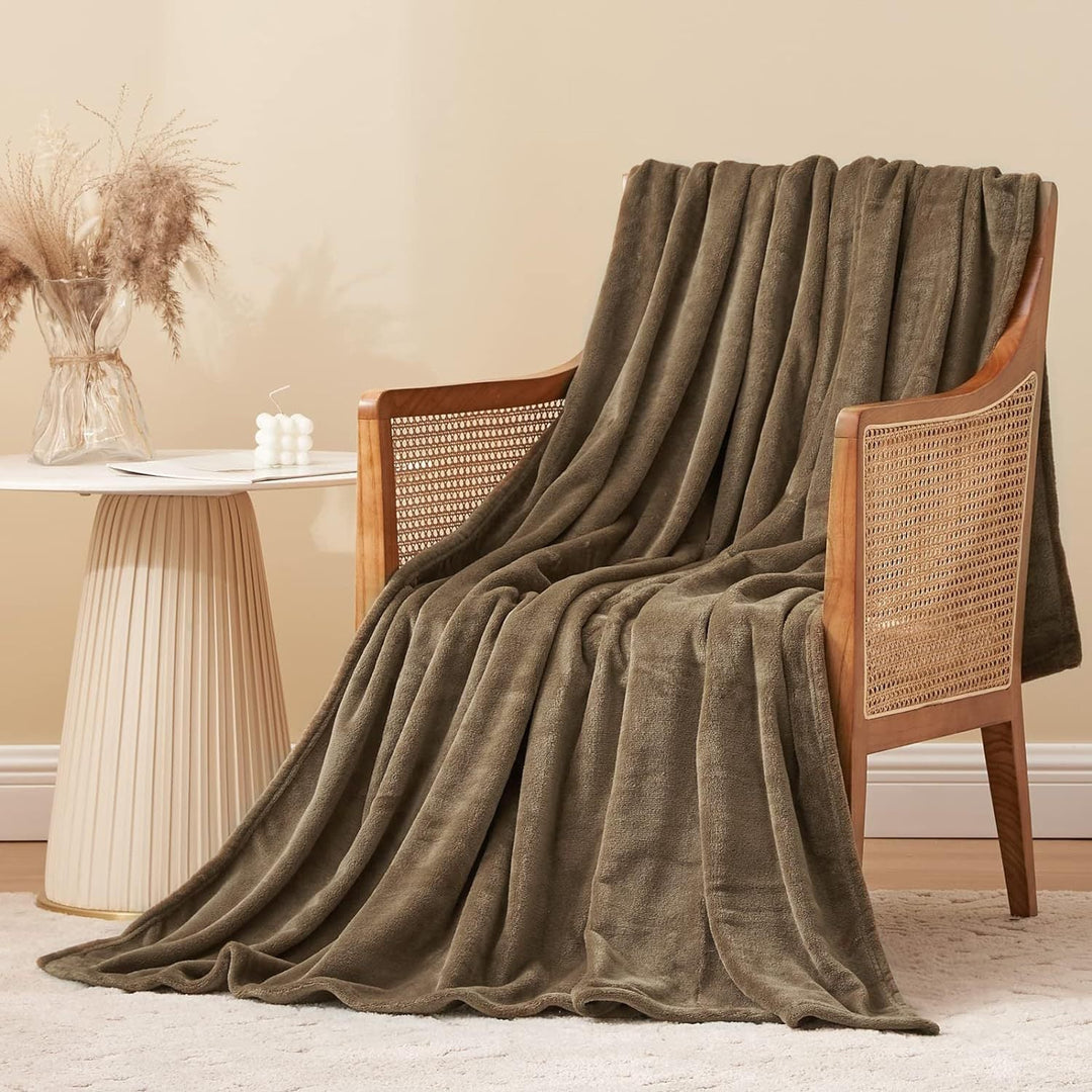 Cosy Plush Throw Blanket