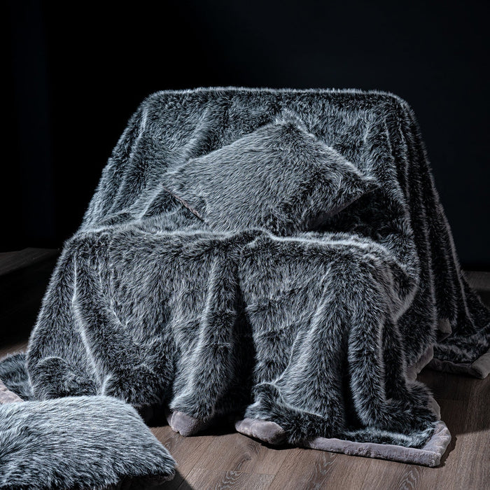 Snugleigh™ Luxurious Faux Fur Throw Blanket, Plush and Elegant