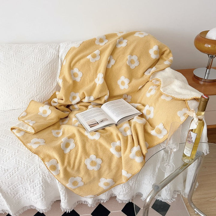 Unisex Cosy Cotton Blanket with Playful Flower Pattern