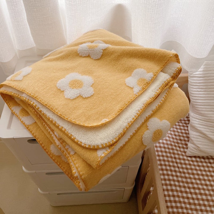 Unisex Cosy Cotton Blanket with Playful Flower Pattern