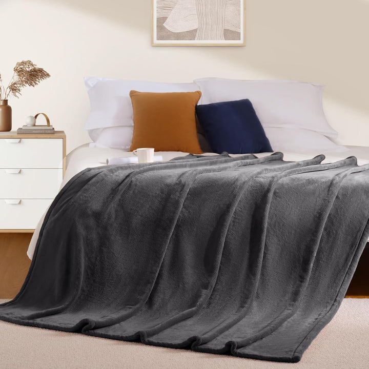 Ultra-Soft Microfibre Throw Blanket