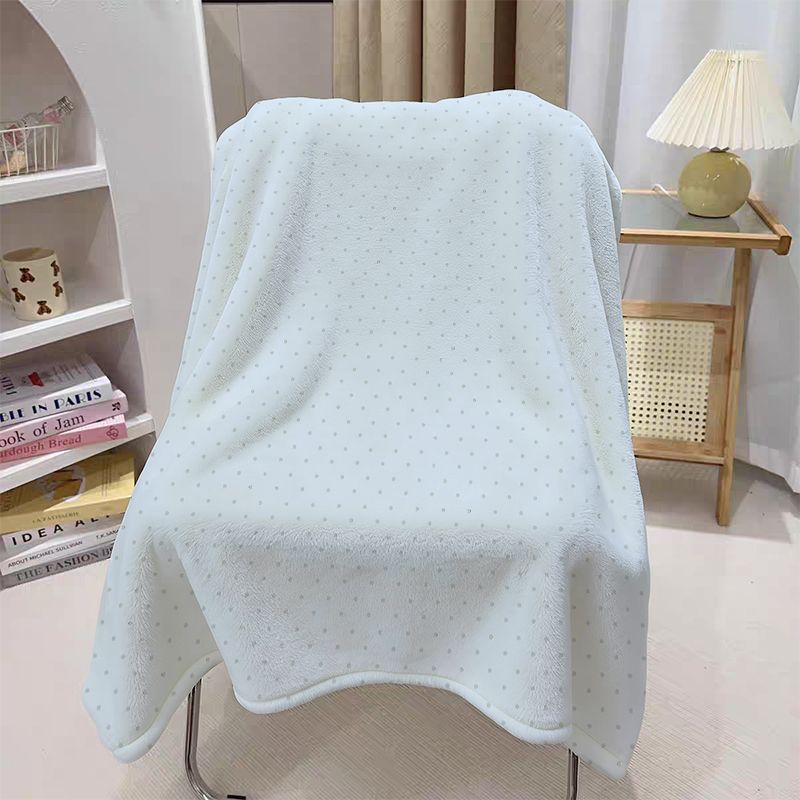 Cosy Dot Pattern Throw Blanket