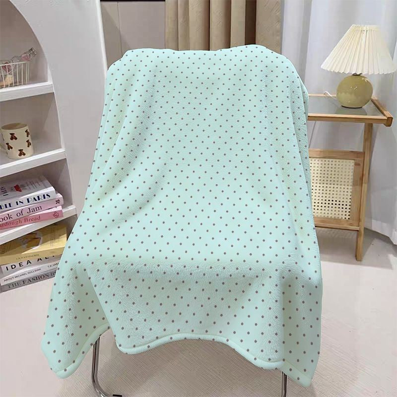 Cosy Dot Pattern Throw Blanket