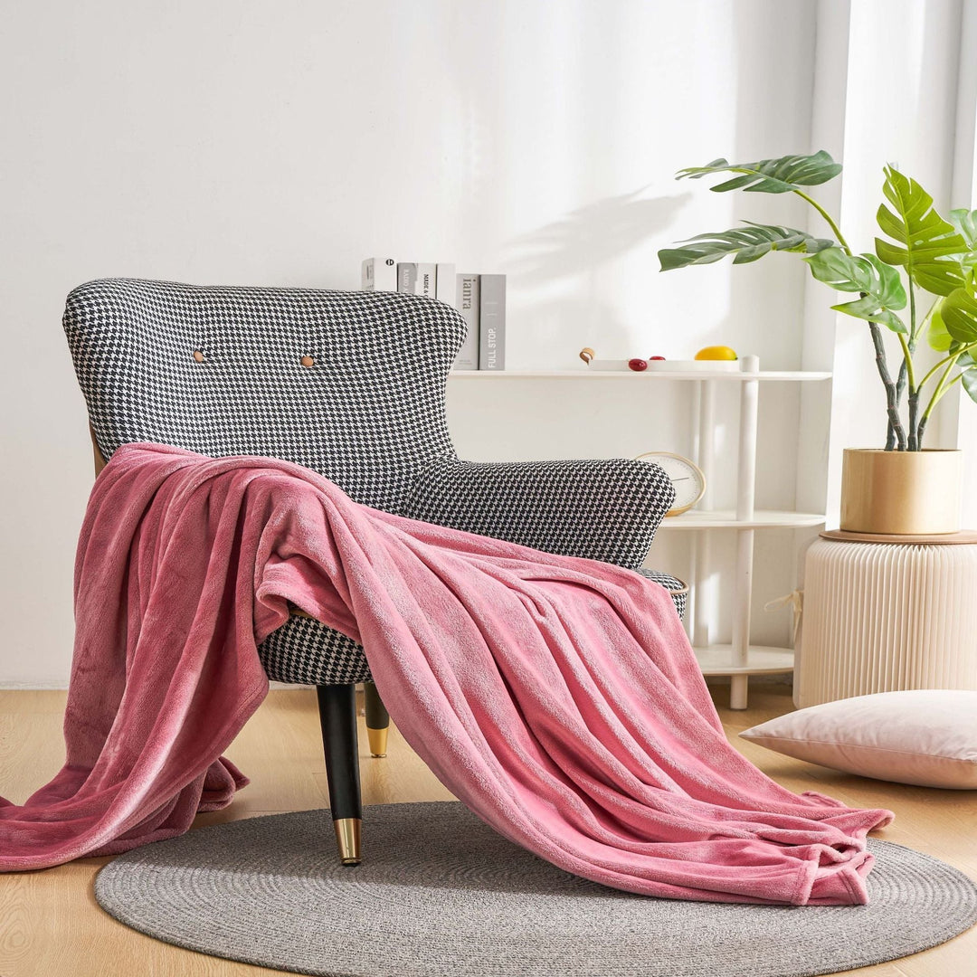 Cosy Plush Throw Blanket