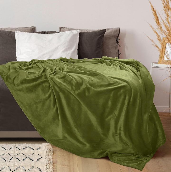 Cosy Plush Throw Blanket