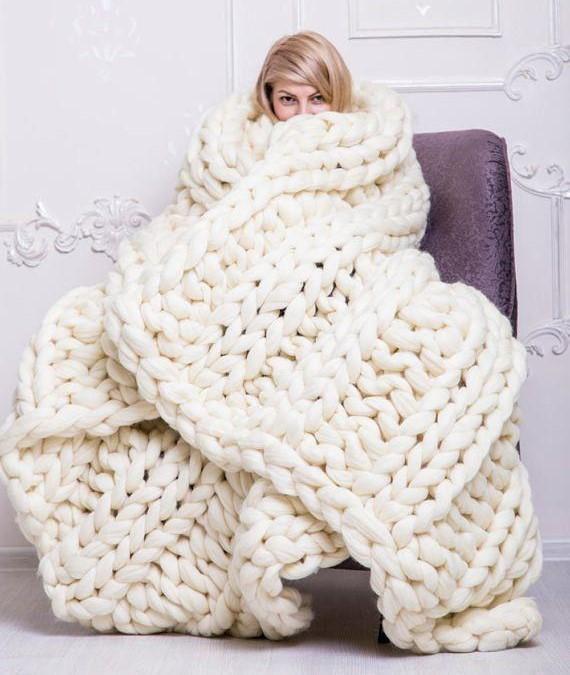 Cosy Knitted Blanket 80x100 cm and 100x120 cm – Stylish Home Accessory for Autumn and Winter