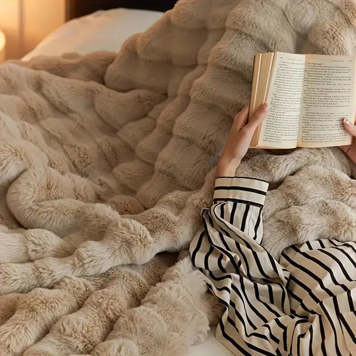 Plush Comfort Blanket for Relaxation &amp; Travel