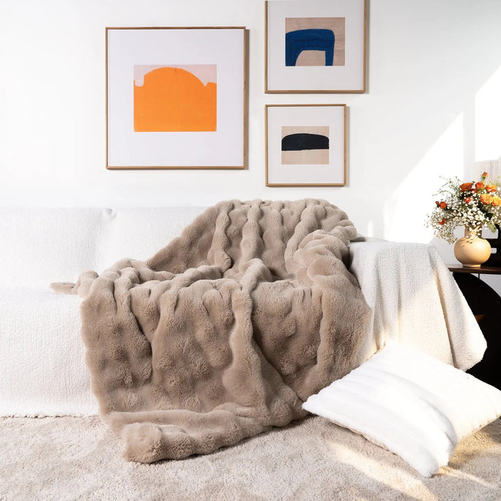 Plush Comfort Blanket for Relaxation &amp; Travel