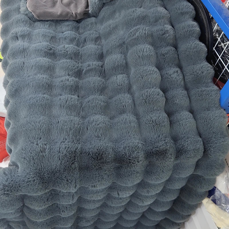 CozyChic - Luxe Throw Blanket for Warm Moments