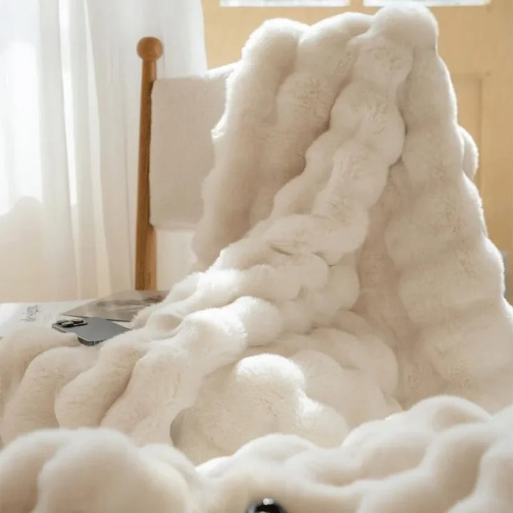 PlushCozy - Faux Fur Winter Blanket