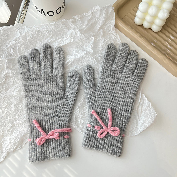 Snugleigh Ribbed Knit Gloves with a Pretty Bow