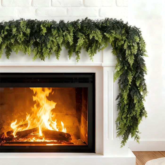Snugleigh Norfolk pine Christmas garland in 180 or 270 cm
