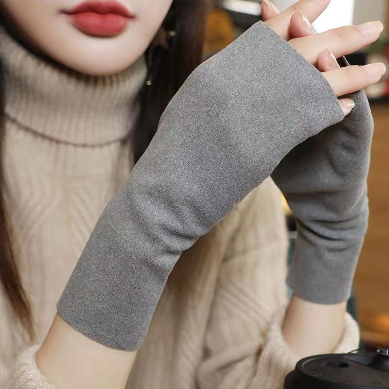 Grey knit fingerless hand warmers
