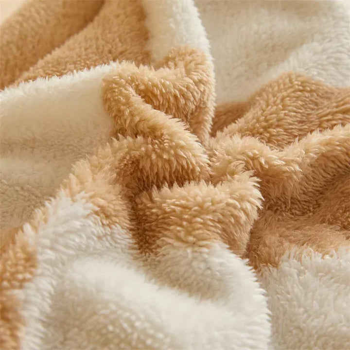 Cosy Quilts Weighted Blanket with Plaid Design
