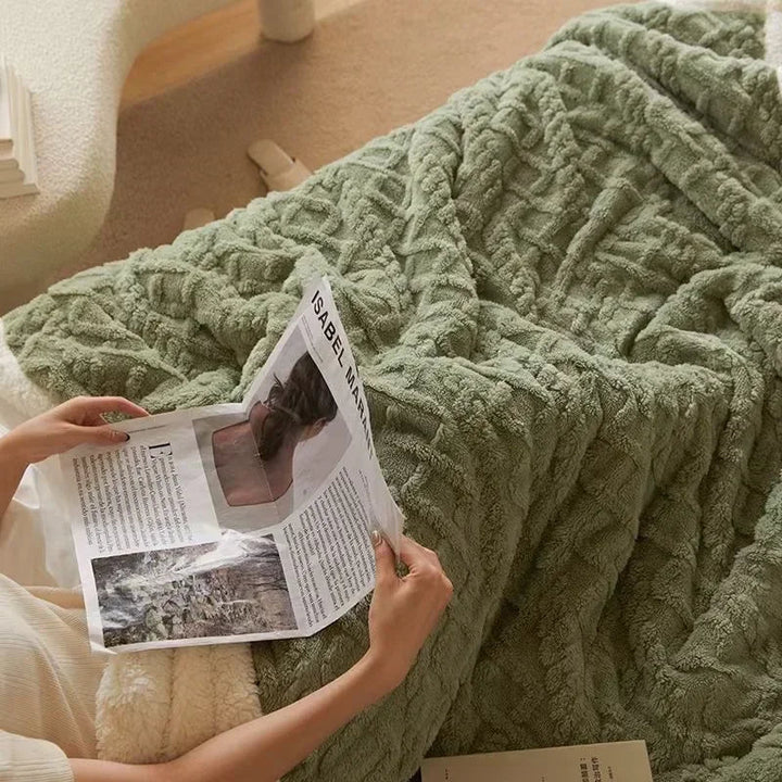 SHEARCOZY – Ultra-Warm Lambswool Blanket for Winter Comfort